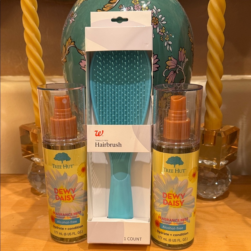 Tree Hut (2) Dewy Daisy Fragrance Mist & Hairbrush